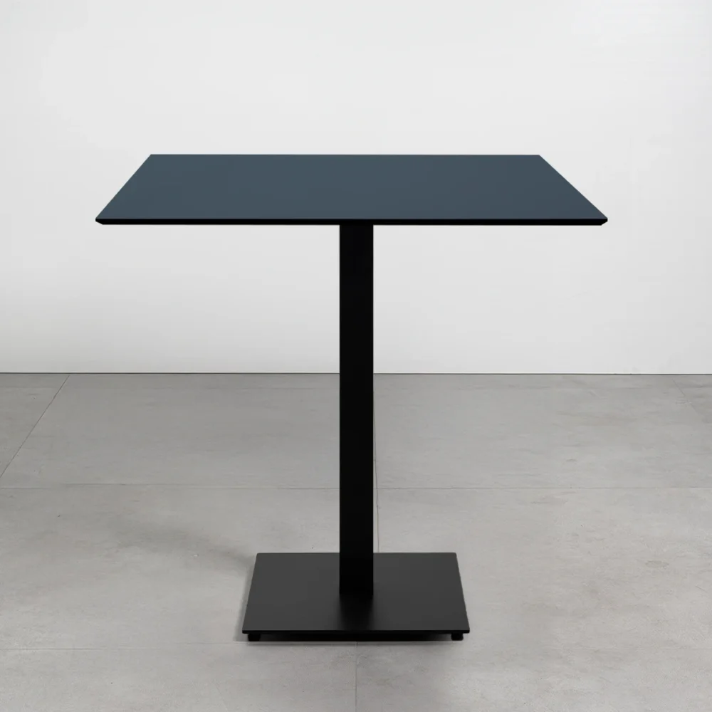 Tavolo con top in HPL 70x70 Squalo